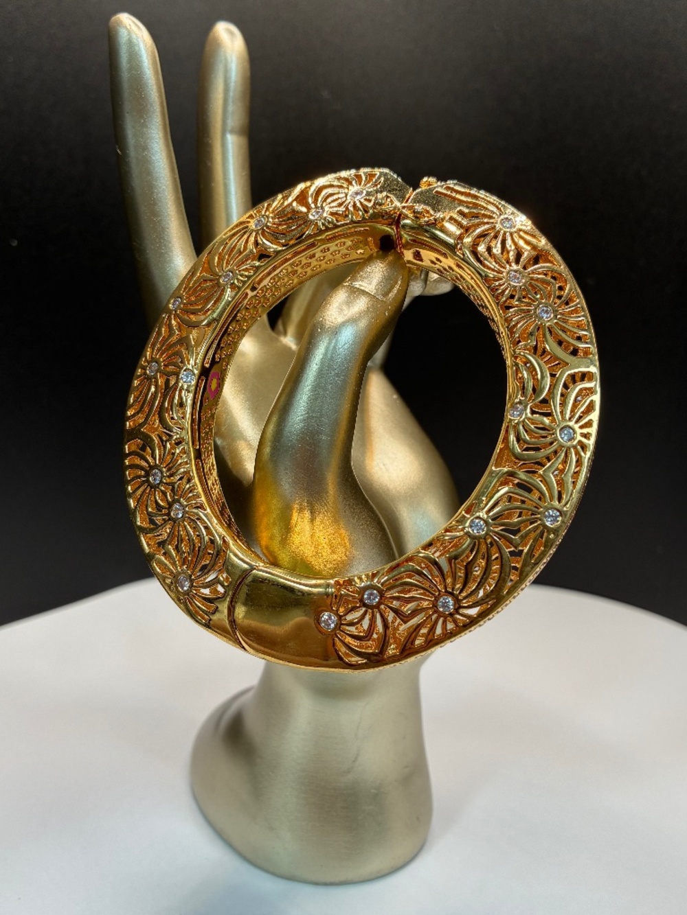 Beautiful Gold Lauren G Adams* Pinwheel cocktail Bangle Bracelet